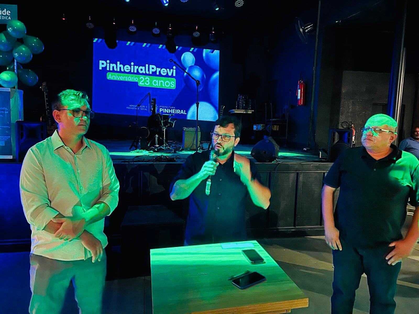 Fundo de Previdência de Pinheiral realiza jantar com festival de prêmios para aposentados e comemora 23 anos da instituição